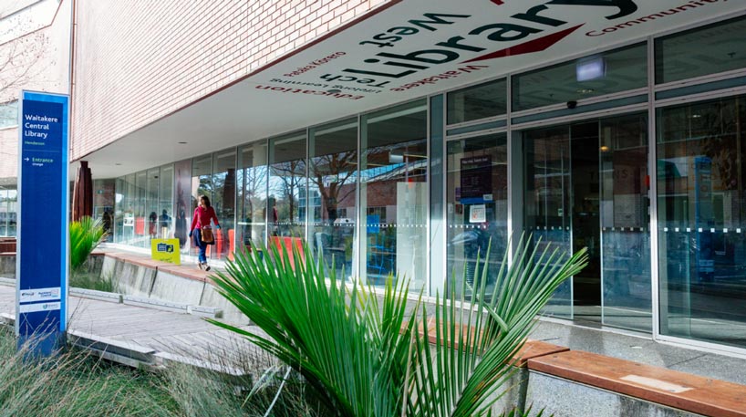 Front entrance to Waitakere Library 