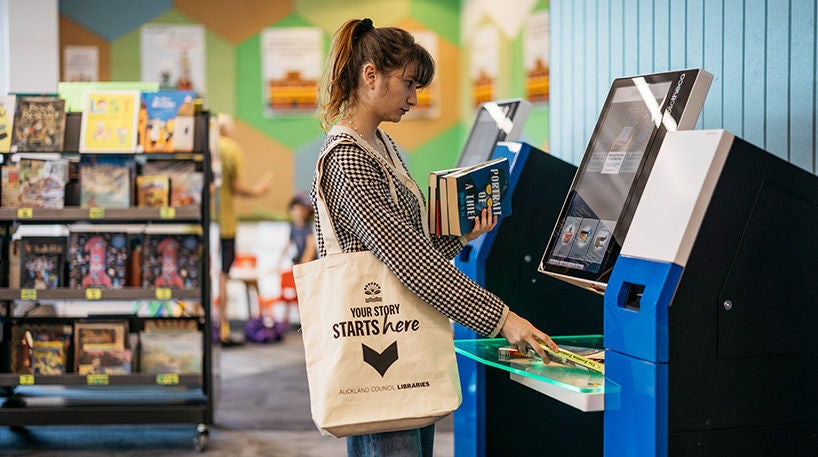 Customer at the self-checkout.